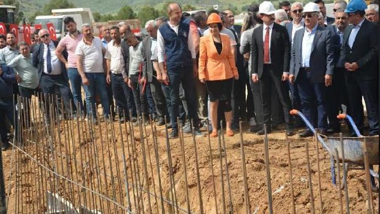 75 yataklı Kiraz Devlet Hastanesinin temeline ilk harç döküldü