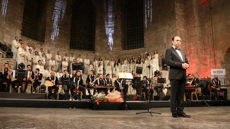 Deprem bölgesine LÖSEV Çocuk Köyü için muhteşem konser