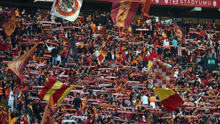 Galatasaray taraftarından kombine yenilemeye yoğun ilgi