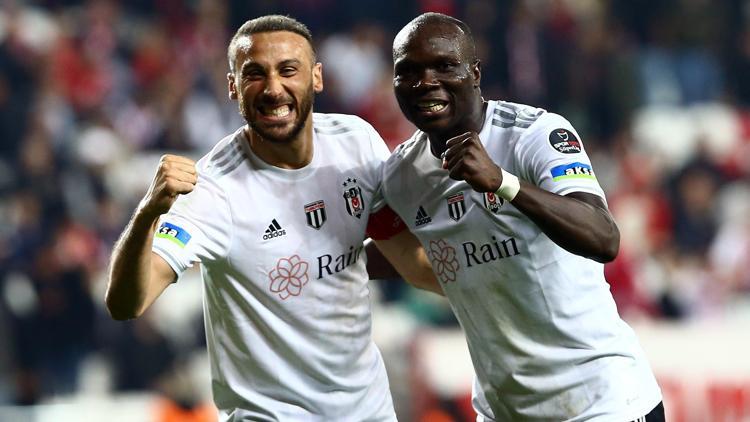 Cenk Tosun, Süper Lig’de 13. golünü attı Aboubakar’dan da 13 maçta 10 gol...