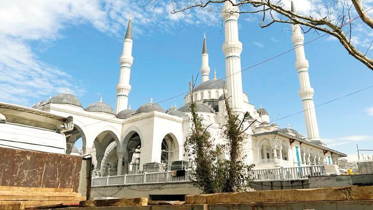 Barbaros Hayrettin Paşa Camisi yarın açılıyor... Avrupa yakasının en büyüğü