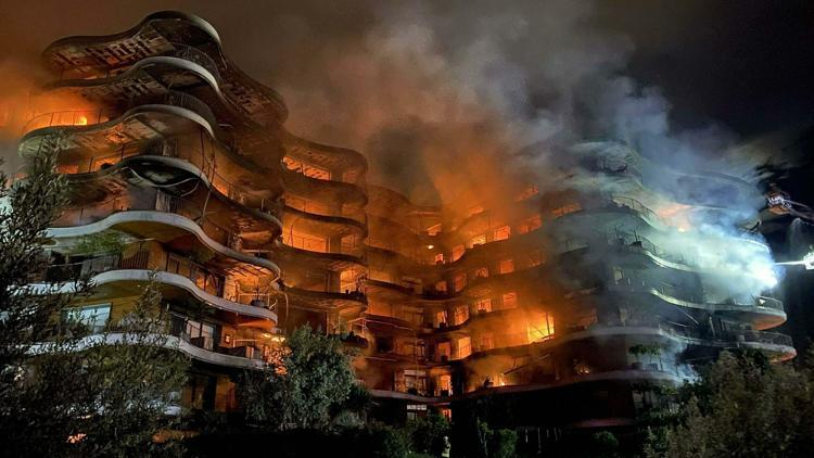 İzmirdeki site yangının sebebi belli oldu