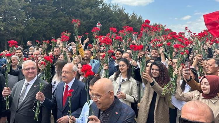 Kılıçdaroğlu, Anıtkabiri ziyaret etti