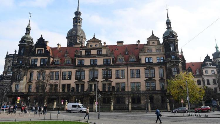 Almanya’da 130 milyon dolarlık müze soygununda 5 kişiye hapis cezası