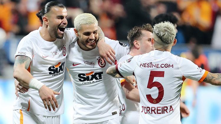 İstanbulspor - Galatasaray maçından sonra şampiyonu böyle ilan etti Kupanın iki kulpundan birden tuttu