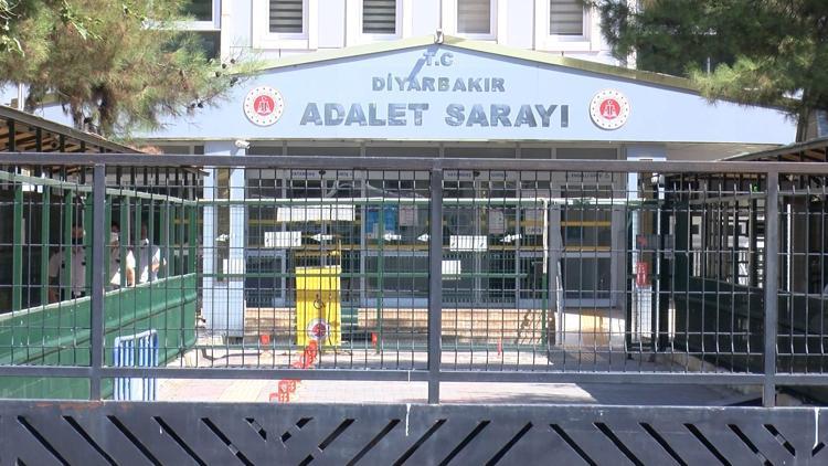 Diyarbakırda 8 yıl ceza aldı, adliye koridorunda hakime saldırdı