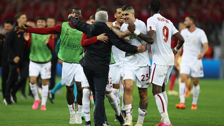 Son Dakika: UEFA Avrupa Ligİnde finalin adı belli oldu: Roma-Sevilla
