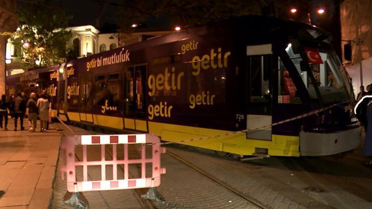 Gülhanede tramvay raydan çıktı