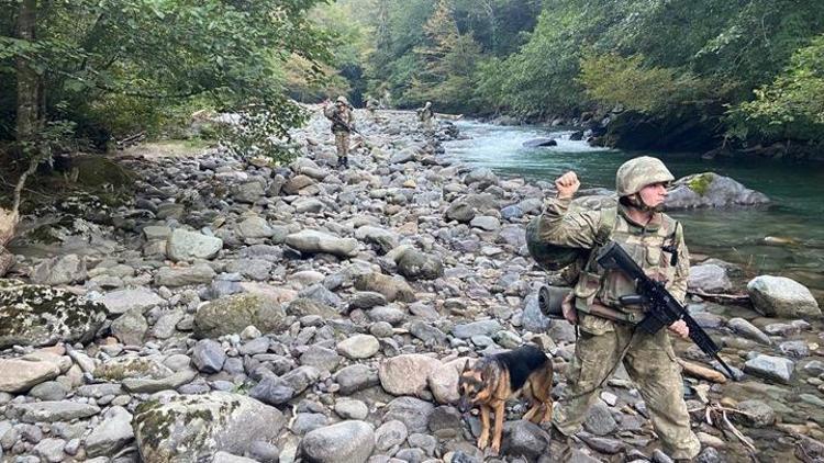 MSB: Yunanistan’dan ülkemize zorla gönderilmeye çalışılan 39 kişi yakalandı