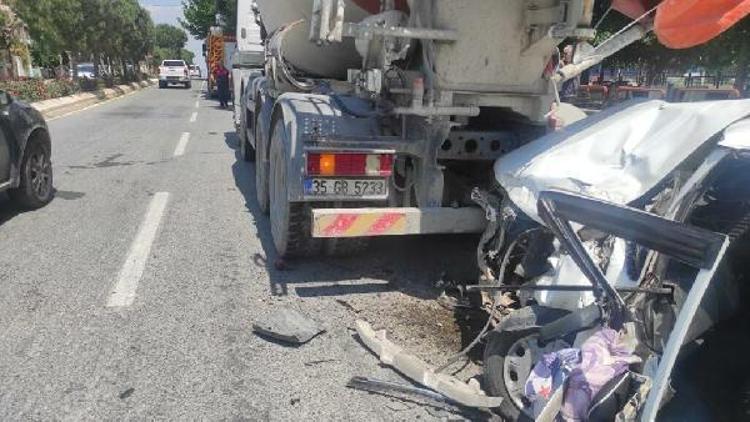 Şerit ihlali yapan otomobilin neden olduğu kazada: 2 yaralı