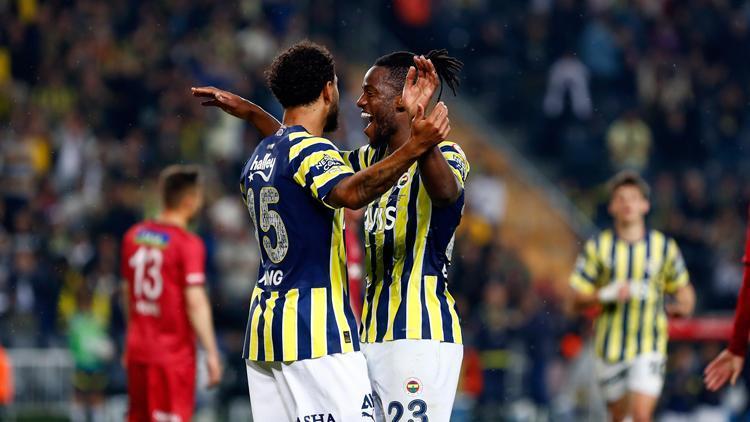 Anderlecht, Fenerbahçeli Michy Batshuayiyi izledi