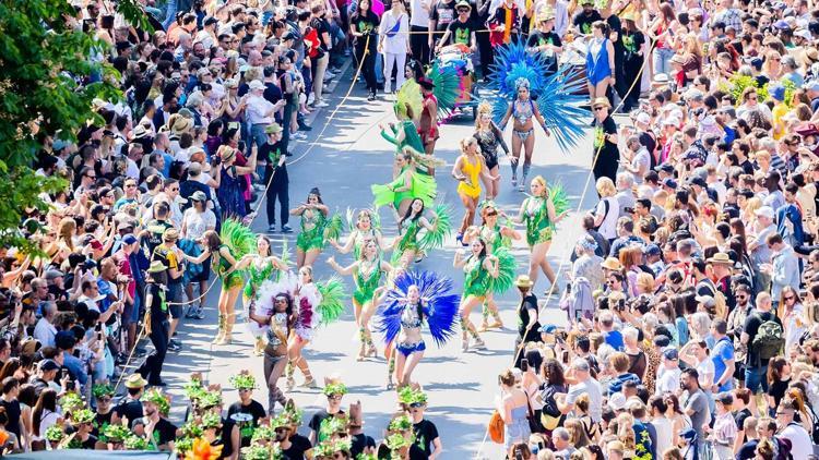 Berlin’de ‘Dünya Kültürler Karnavalı’na yoğun ilgi