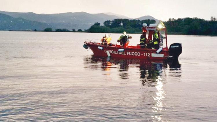 Turist teknesi alabora oldu:4 ölü