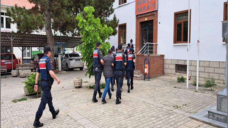 Eskişehirden çaldıkları malzemeleri Antalyada satan şüphelilerden 3ü tutuklandı