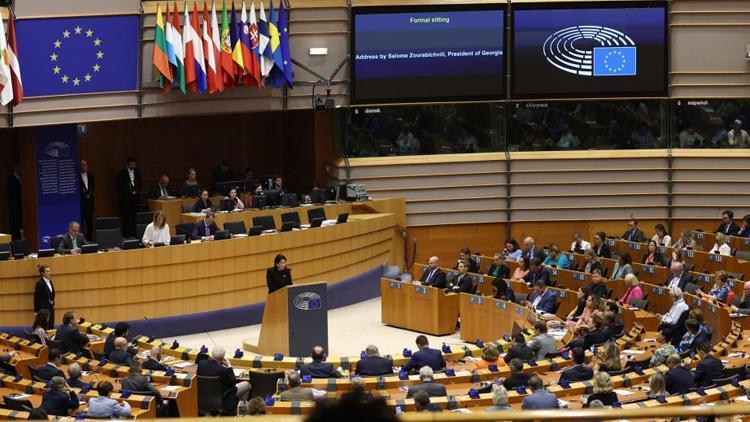 Avrupa Parlamentosu’ndan Mühimmat Üretimini Destekleme Yasası’na onay