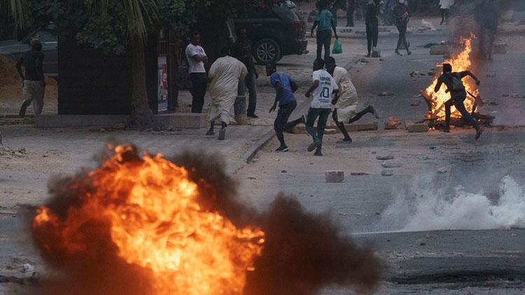 Senegaldeki gösterilerde 9 kişi öldü