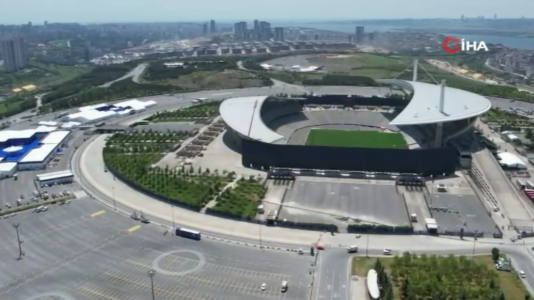 Atatürk Olimpiyat Stadyumunda UEFA Şampiyonlar Ligi finali için hazırlıklar sürüyor