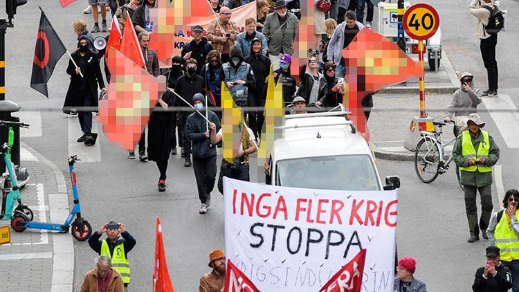 İsveçte bir küstah protesto daha Terör yandaşları rahat durmuyor, yetkililer izliyor