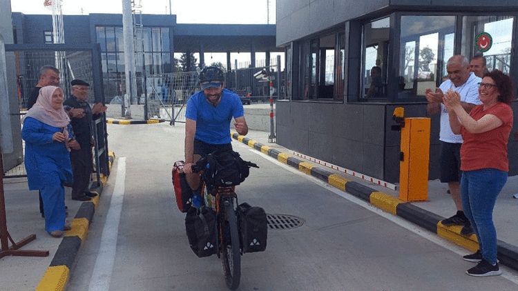 Almanya’dan Edirne’ye bisikletiyle 33 günde gitti
