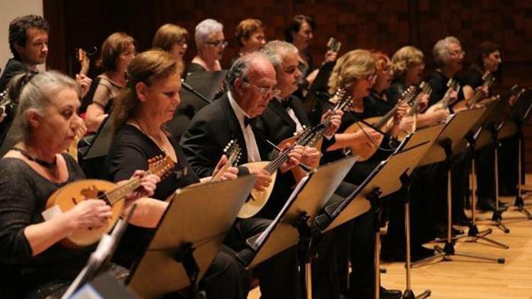 Bayraklının Mandolin Orkestrasından Yaza Merhaba konseri