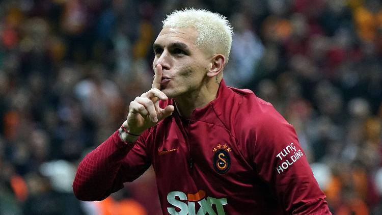 Galatasaray Sportif A.Ş. Başkanvekili Erden Timur, Gaspar’ı ikna edince, ‘imkansız’ denilen Torreira 9 milyon Euro ucuza alındı