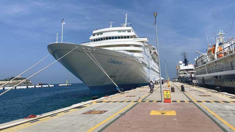 Kuşadası esnafına kruvaziyer bereketi