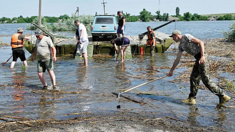 Ukrayna savaşında yeni tehdit Baraj seli mayınları Karadeniz’e sürüklüyor