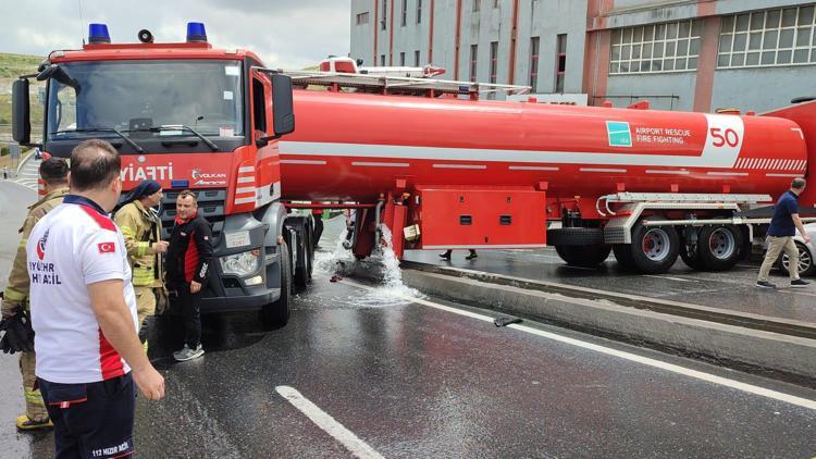 İkitellide kaza Cadde trafiğe kapatıldı