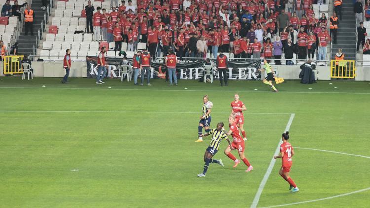 ‘Kadın futbolu Türkiye’de en az sekiz kat büyür’