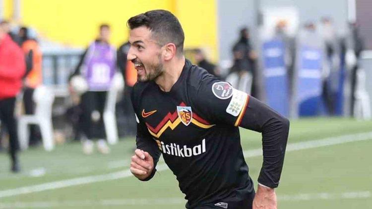 ISTANBUL - Emrah Bassan of Kayserispor during the Turkish Super Lig match  between Besiktas AS and Yukatel