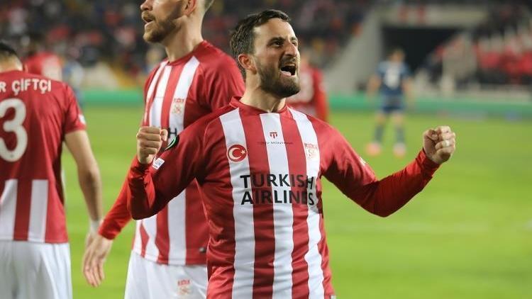 UEFA Konferans Liginde en güzel gol Sivassporlu Erdoğan Yeşilyurt’tan