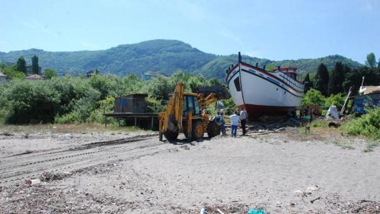 Osmanlıya gemi üretilen ilçede 52 yıl sonra turizm amaçlı ‘çektirme tekne’ denize indirildi