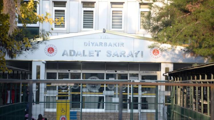 Diyarbakırda araç muayene istasyonlarında usulsüzlük operasyonu: 8 tutuklama