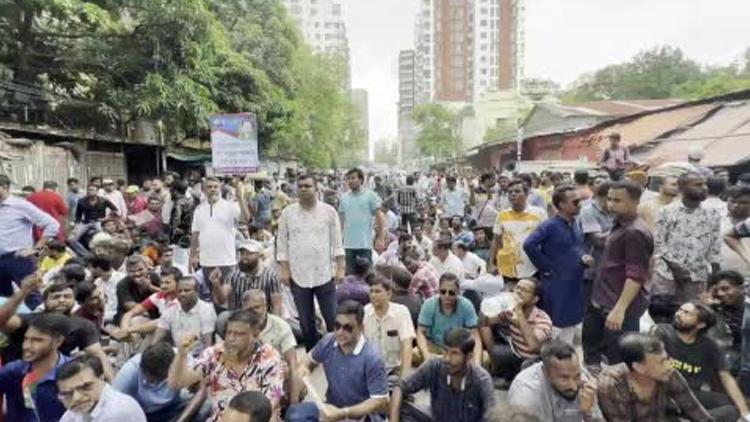 Bangladeş’te enerji krizi protesto edildi