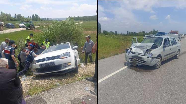 Kütahyada iki otomobil çarpıştı: 2 ölü, 4 yaralı