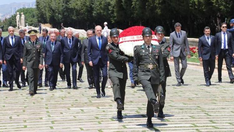 TBMM Başkanı Kurtulmuş, Anıtkabiri ziyaret etti