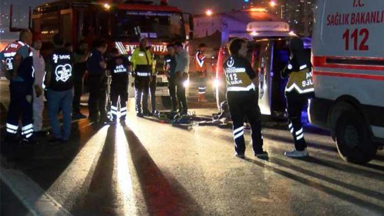 Sultangazi TEM Otoyolunda hafif ticari araç devrildi: 1 ölü, 2 yaralı