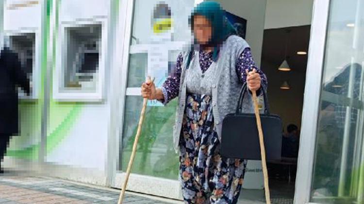 Banka güvenlik görevlisi, 80 yaşındaki kadını 1 milyon lira dolandırılmaktan kurtardı