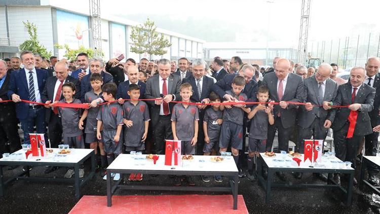 Samsunspor’un altyapı tesisleri Bakan Bak’ın katılımı ile açıldı