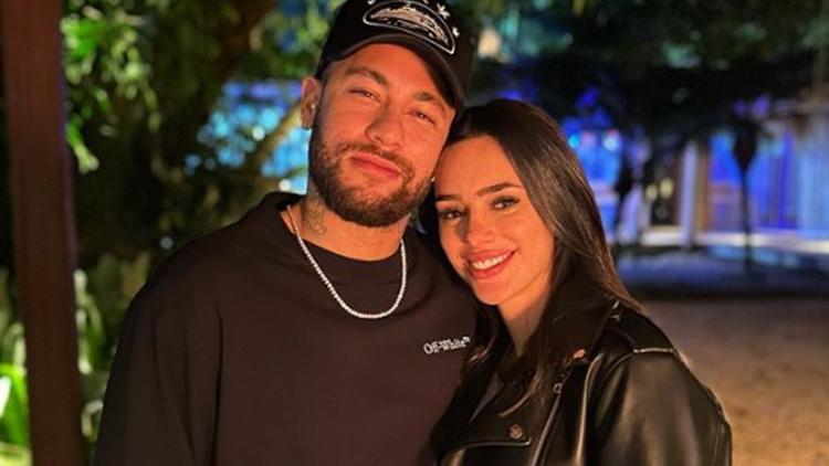 Neymar hamile sevgilisini aldattığını itiraf edip af diledi