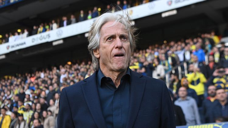 Fenerbahçeden ayrılan Jorge Jesus, Suudi Arabistanda imzaya yakın