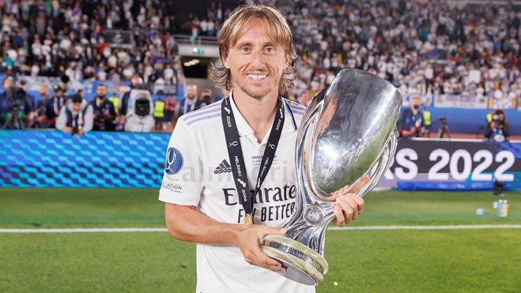 Real Madrid, Luka Modricin sözleşmesini uzattı