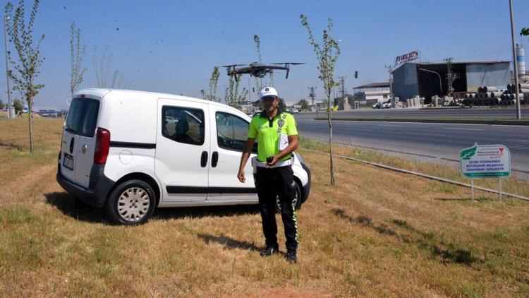 Dronlu denetimde kırmızı ışık ihlalinden 22 sürücüye ceza