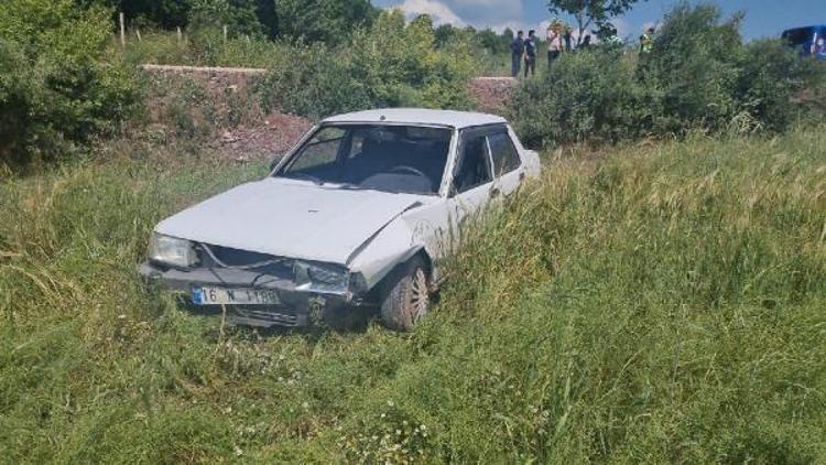 Yoldan çıkan otomobilin sürücüsü yaralandı