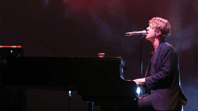 Tom Odell hayranlarıyla İstanbulda buluştu