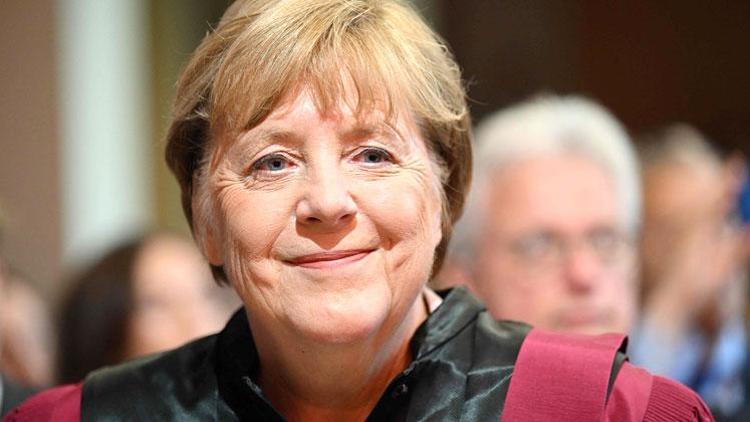Merkel, 20’nci fahri doktora unvanını aldı