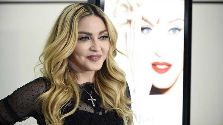 Hastaneye kaldırılan Madonnanın dünya turnesi ertelendi