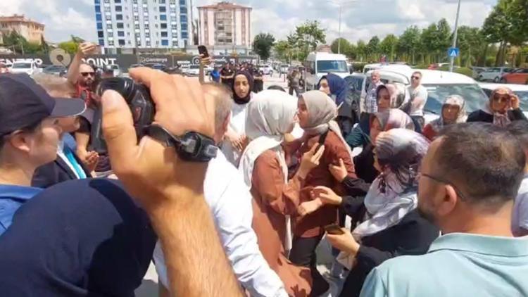 AK Parti İl Başkanına darptan ceza alan sanıkların yakınlarıyla polis arasında arbede