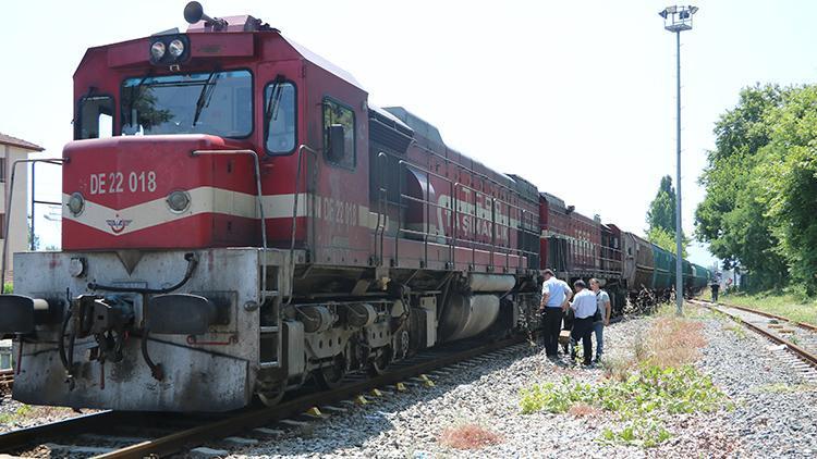 Zonguldakta acı olay İlaç yazdırmaya giderken raylarda trenin çarptığı kadın öldü