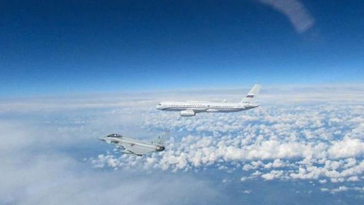 İngiliz savaş uçaklarından Rus uçaklarına engelleme